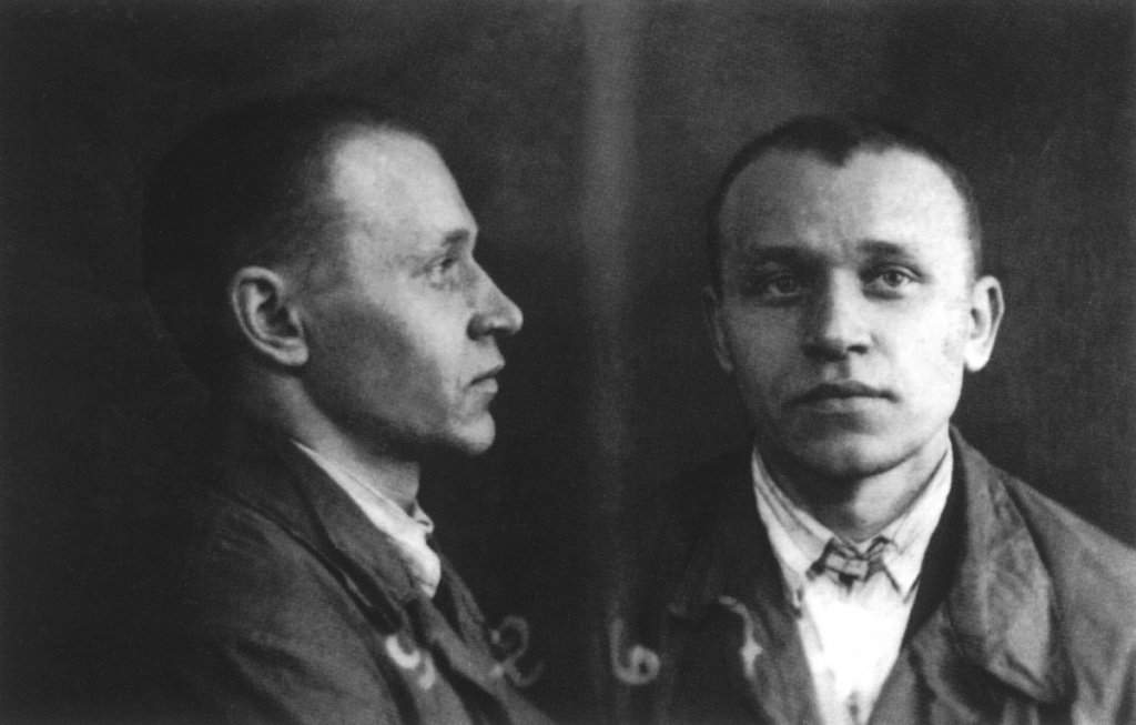 Михаил Васильевич Гундяев. Тюремная фотография. 1934 г..jpg