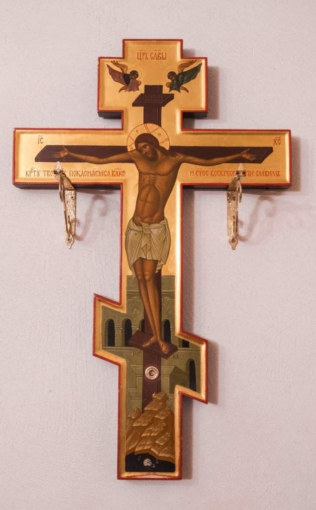 Крест с частицей Животворящего Креста Господня