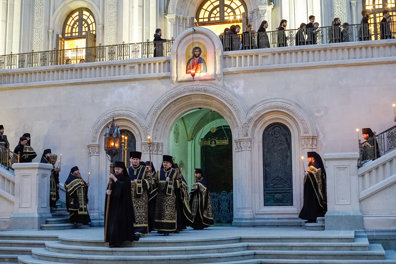 Богослужения в сретенском монастыре в москве