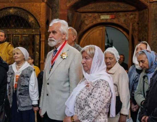 Сотрудники обители получили Патриаршие награды