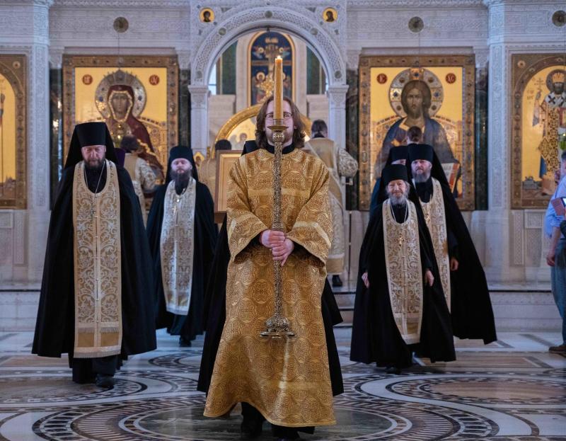 В обители прошли богослужения в Неделю всех святых