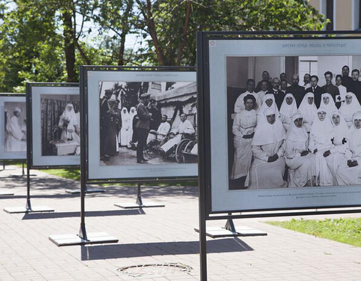 В Ярославле открылась выставка «Царская семья: любовь и милосердие»