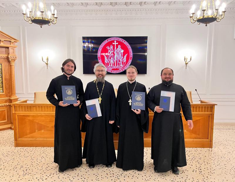 Поздравляем насельников Сретенского монастыря с окончанием Общецерковной аспирантуры!