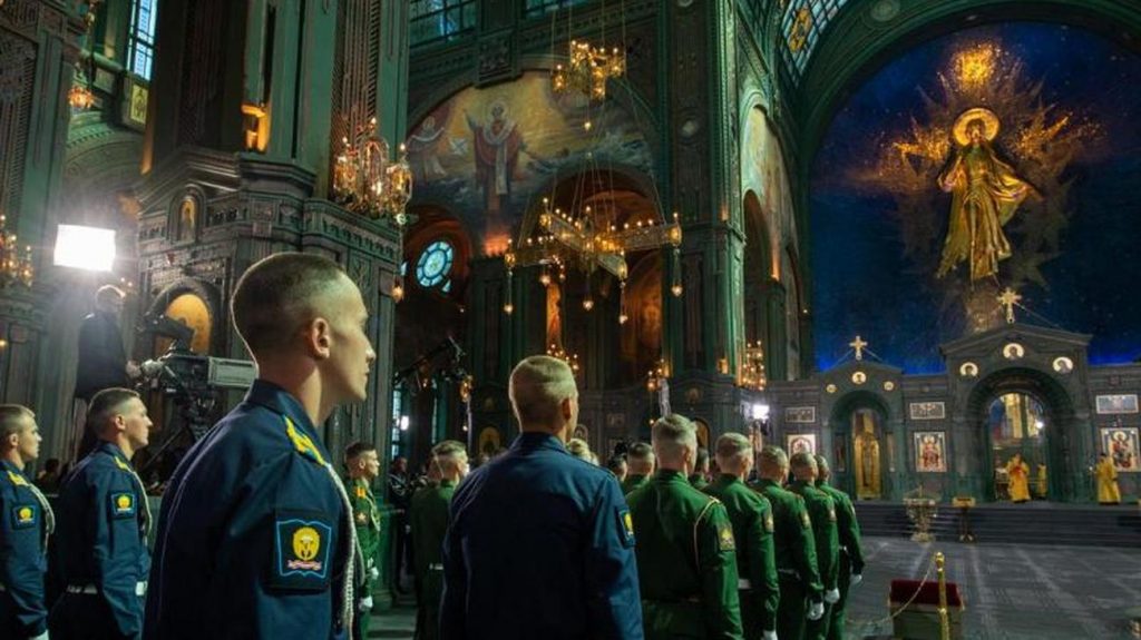 Фото 4. Богослужение в главном храме вооруженных сил РФ.jpg