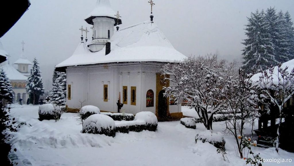 manastirea_sihastria_inceput_iarna-7.jpg