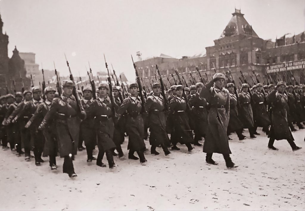 Великая отечественная революция. Картины «парад, изменивший историю». Классный час парад изменивший историю 7 ноября 1941г фото и видео.