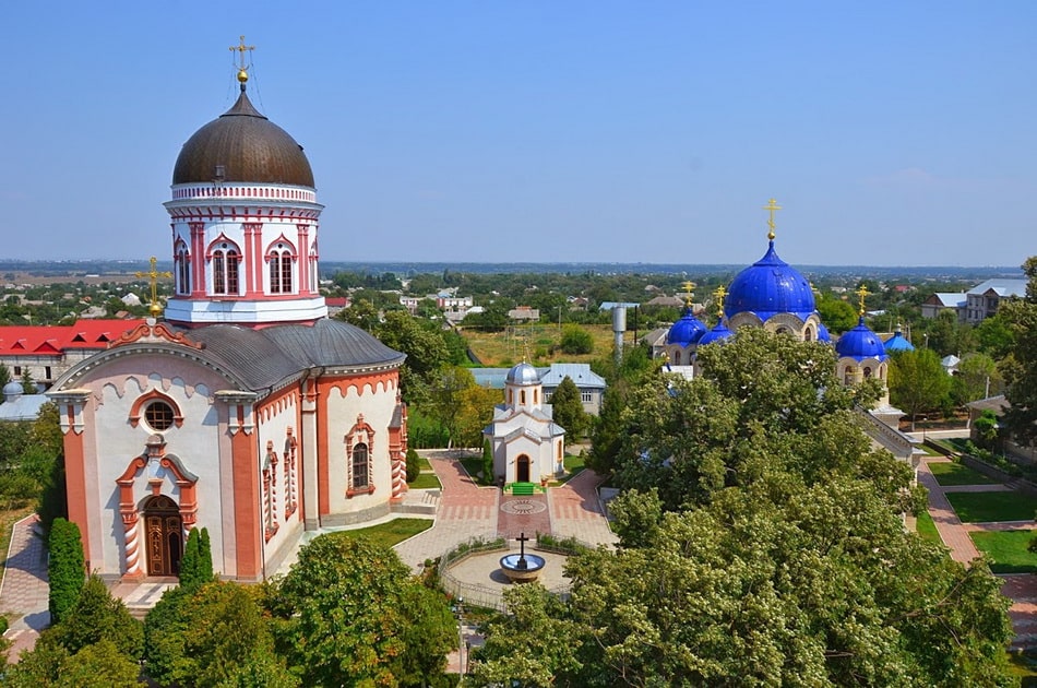 2. Ново-Нямецкий монастырь в Кицканах, Приднестровье.jpg