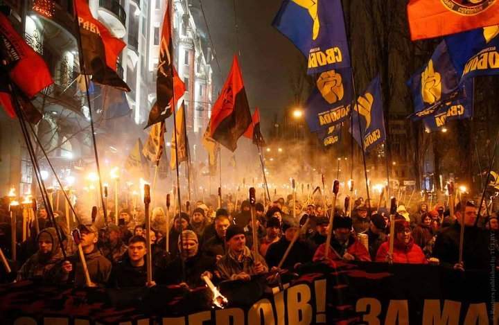 3. Факельные шествия в Киеве. Фото агентства Reuters.jpg