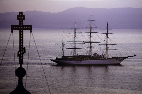 Фото 4. Корабль у берегов Афона.jpeg
