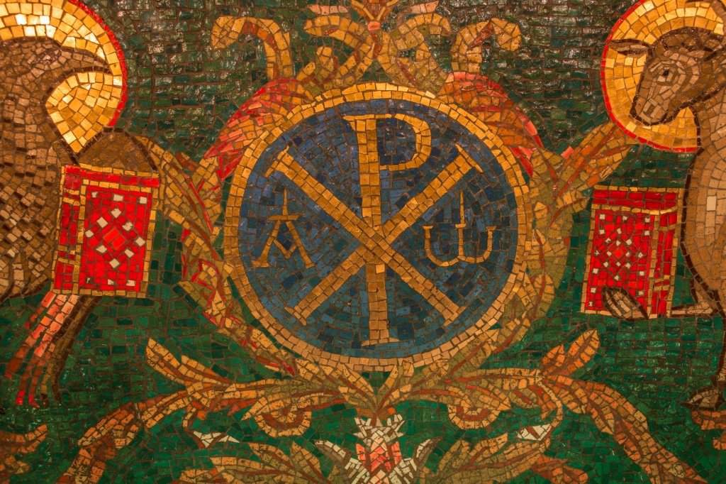 Хризма. Фрагмент мозаики баптистерия в храме святого Иоанна Предтечи и Двенадцати апостолов