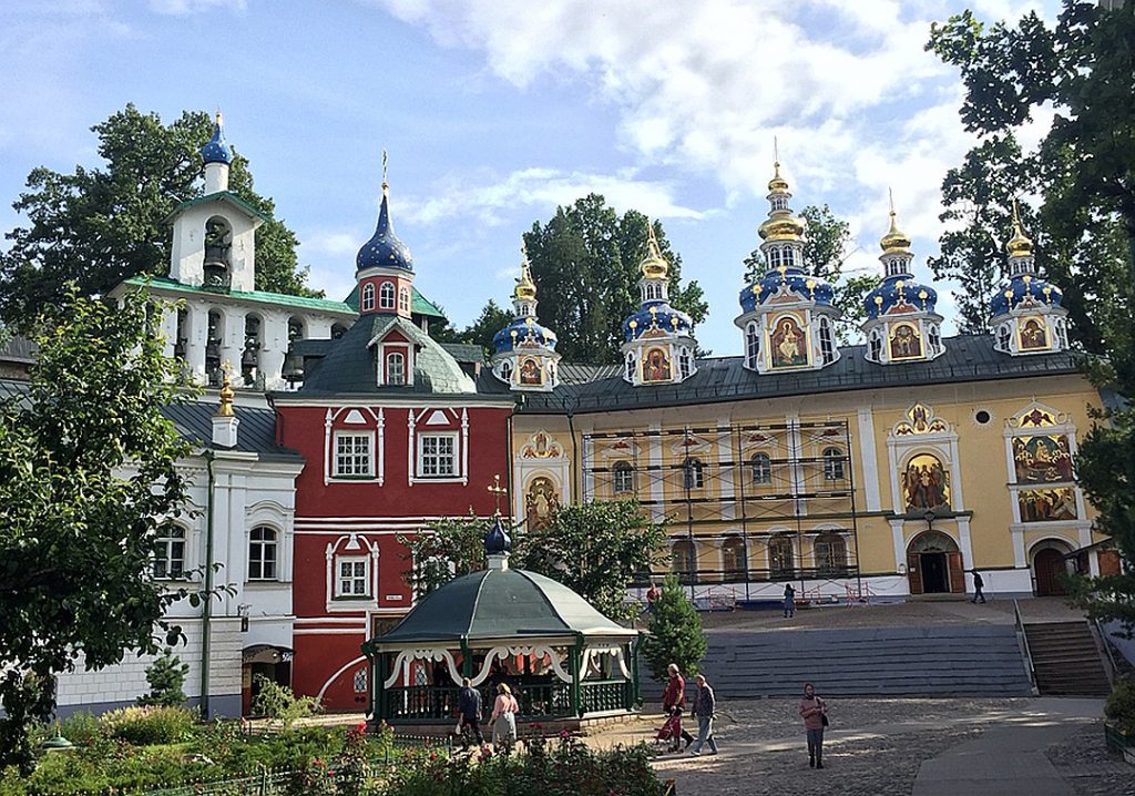 Псково-Печерский монастырь. Фото – Елена Чинкова.jpg