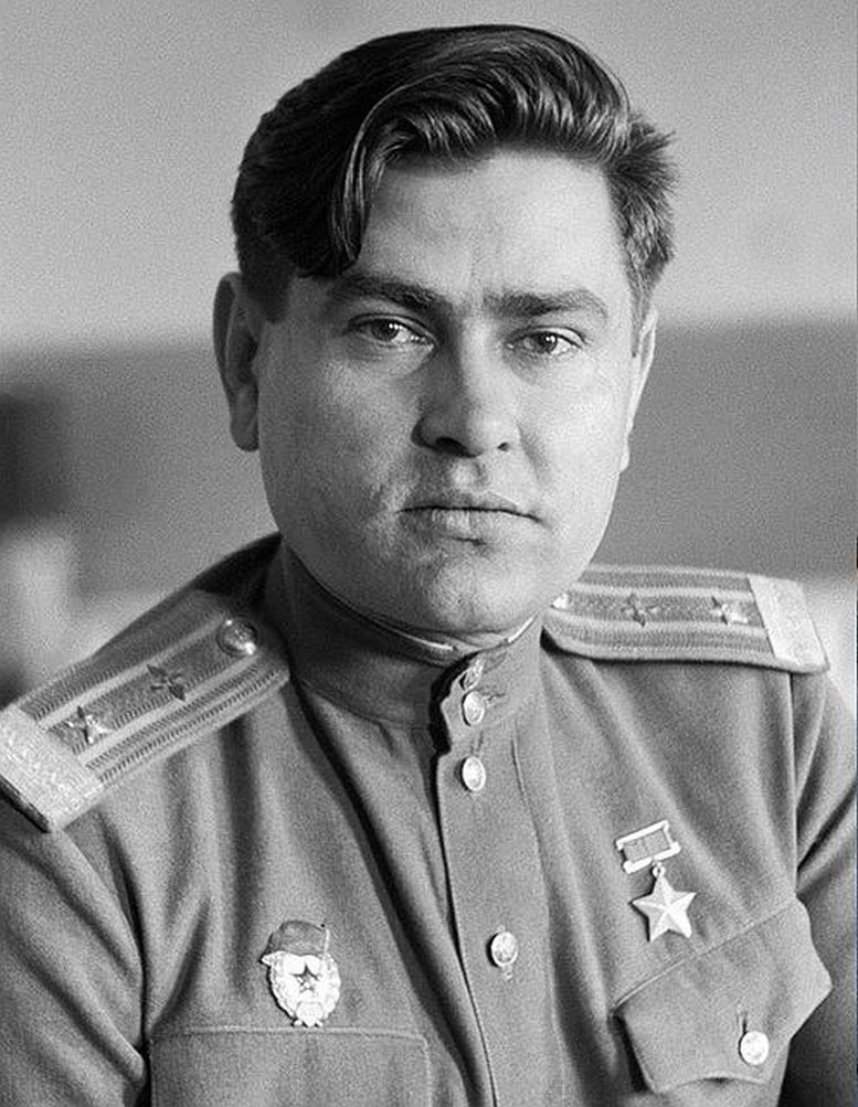 Фото 1. Летчик Алексей Петрович Маресьев.jpg