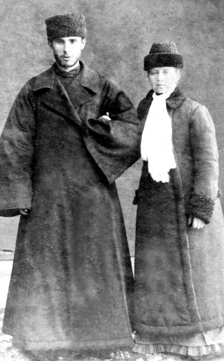 Диакон Владимир Мощанский с женой Евдокией Ивановной.jpg